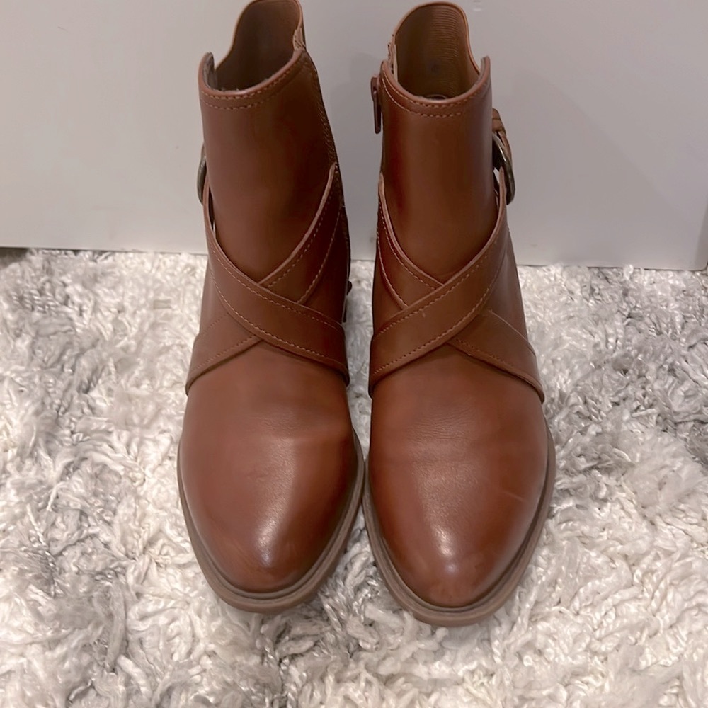 Clarks boots EUC!